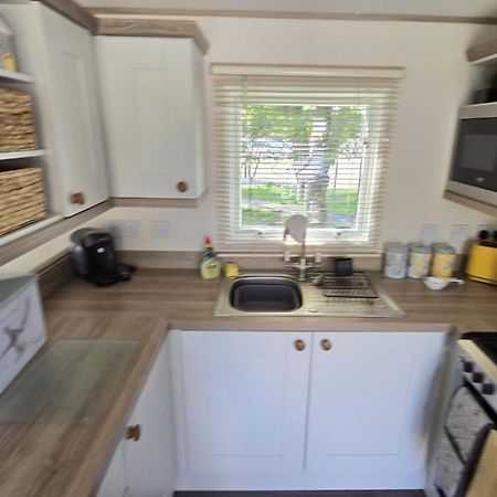 Luxury Lakeside Caravan With Hottub And Private Fishing Peg, Tattershall Lakes Exterior foto