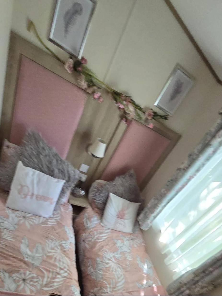 Luxury Lakeside Caravan With Hottub And Private Fishing Peg, Tattershall Lakes Exterior foto