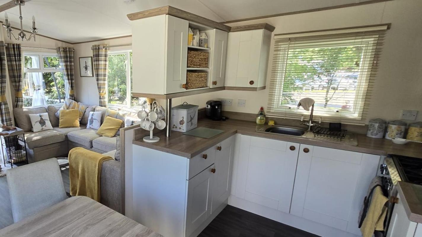 Luxury Lakeside Caravan With Hottub And Private Fishing Peg, Tattershall Lakes Exterior foto