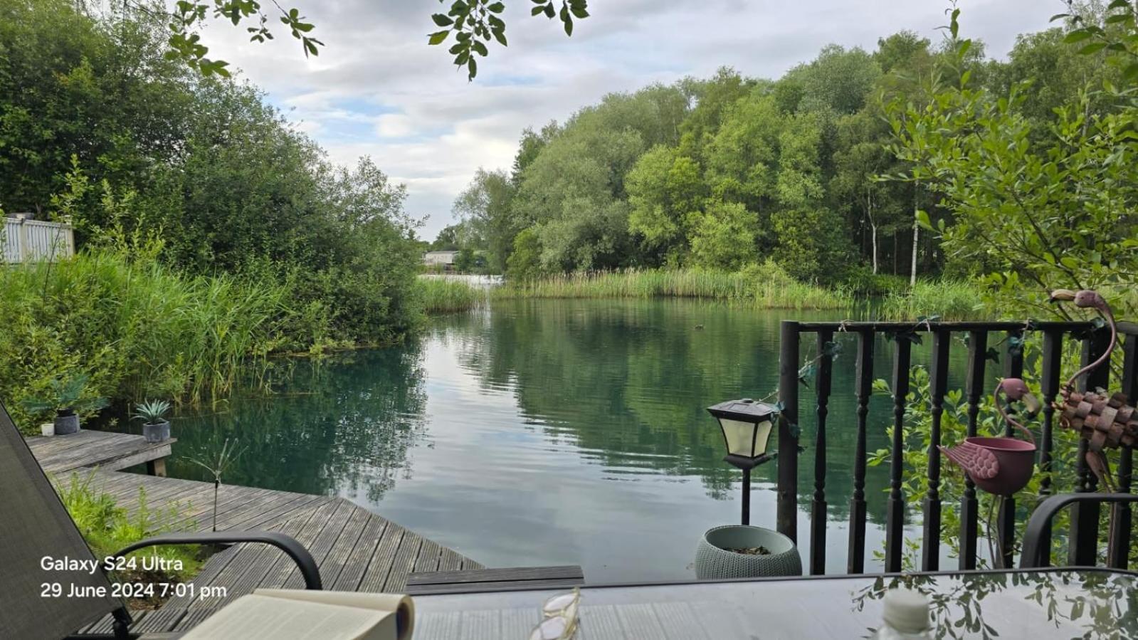 Luxury Lakeside Caravan With Hottub And Private Fishing Peg, Tattershall Lakes Exterior foto
