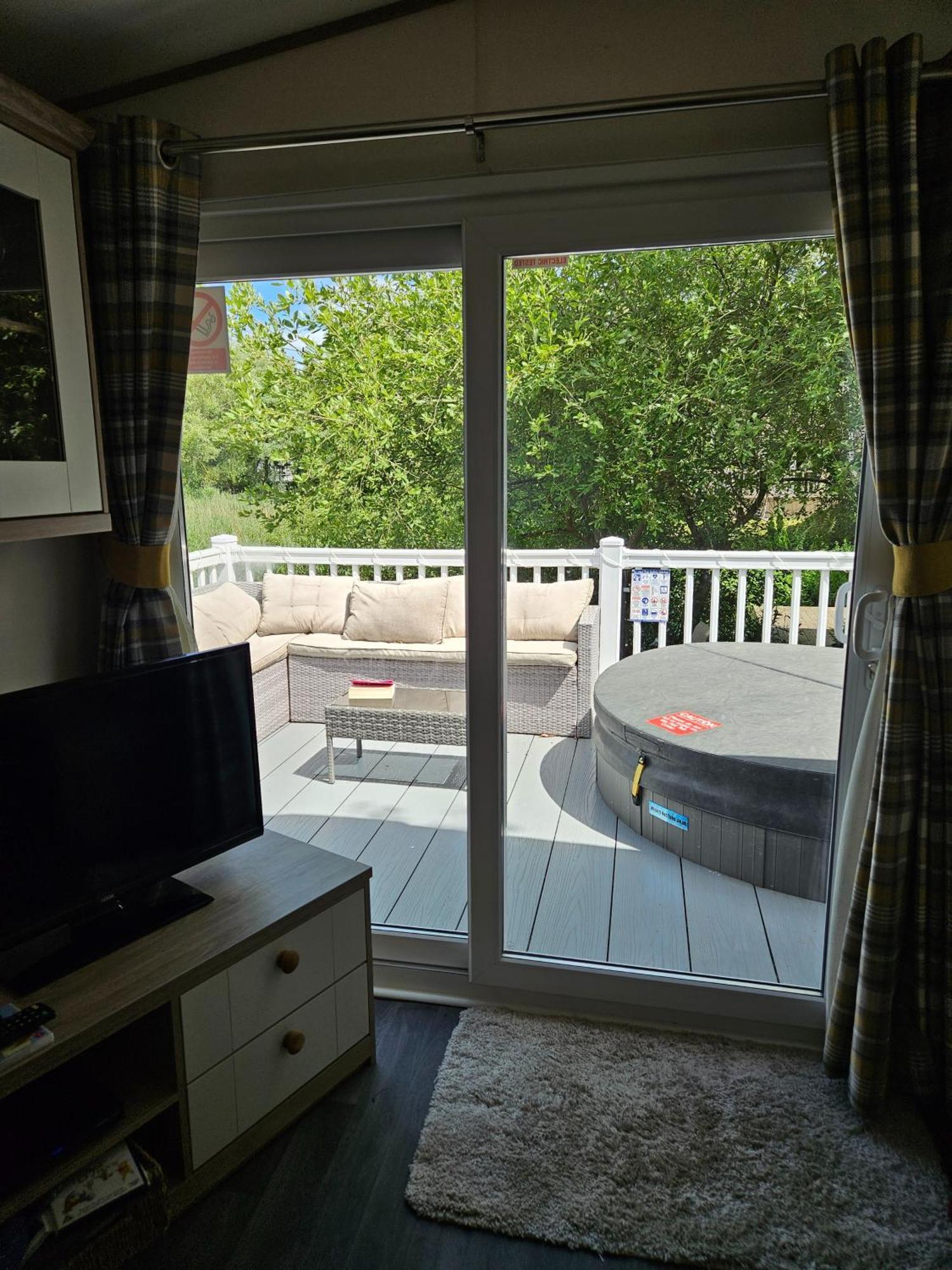Luxury Lakeside Caravan With Hottub And Private Fishing Peg, Tattershall Lakes Exterior foto