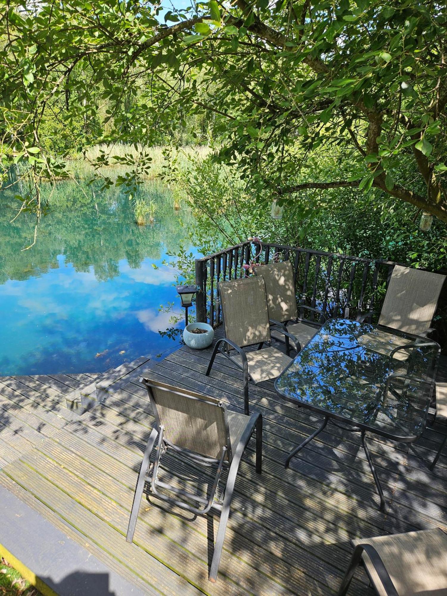 Luxury Lakeside Caravan With Hottub And Private Fishing Peg, Tattershall Lakes Exterior foto